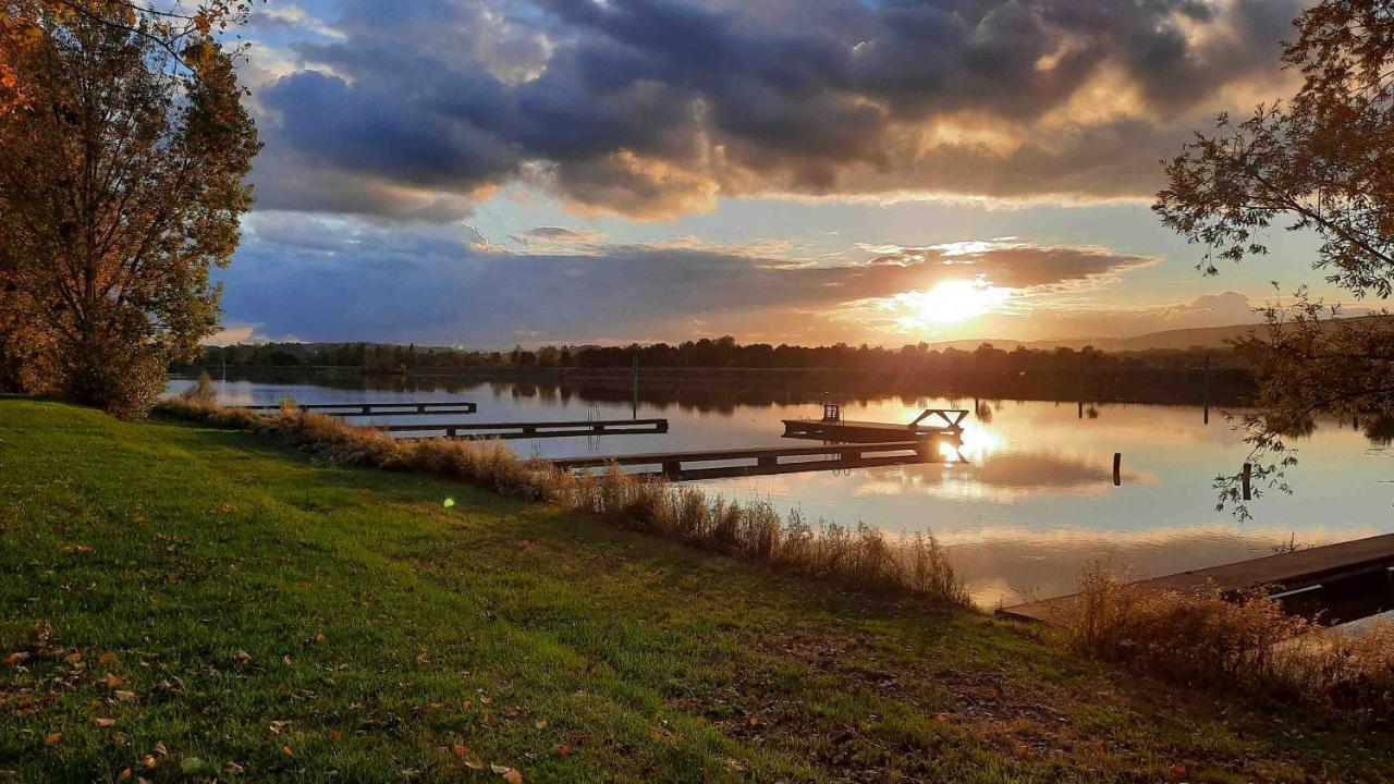 Camping Aux Rives du Soleil Pont-de-Vaux Extérieur photo